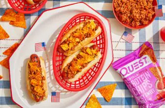 Questified Chili Dogs met behulp van Quest Chips